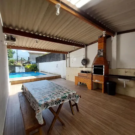 Casa de Praia Ampla com Ar Condicionado e Piscina Privativa-3